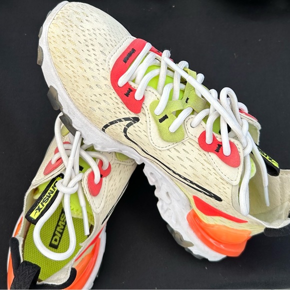 Nike Women's React Vision Pale Ivoryy Size 5 - Picture 1 of 11